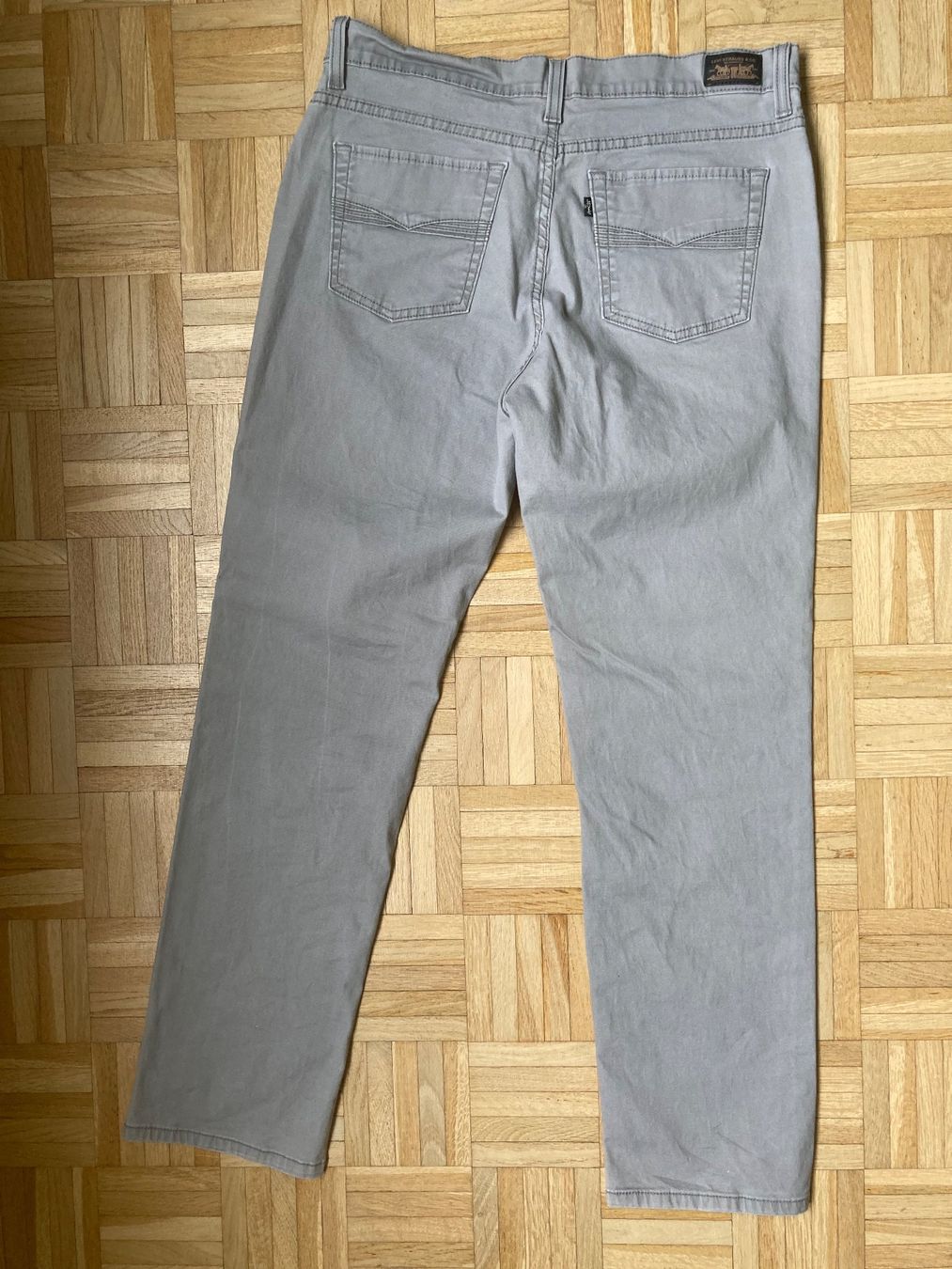 Levi's Jeans: LEVIS Jeans 512 grau Slimming straight US 14 42 NEU BW Elast – Nuovo (secondo la descrizione) da Binningen venduto da Kaila61 2