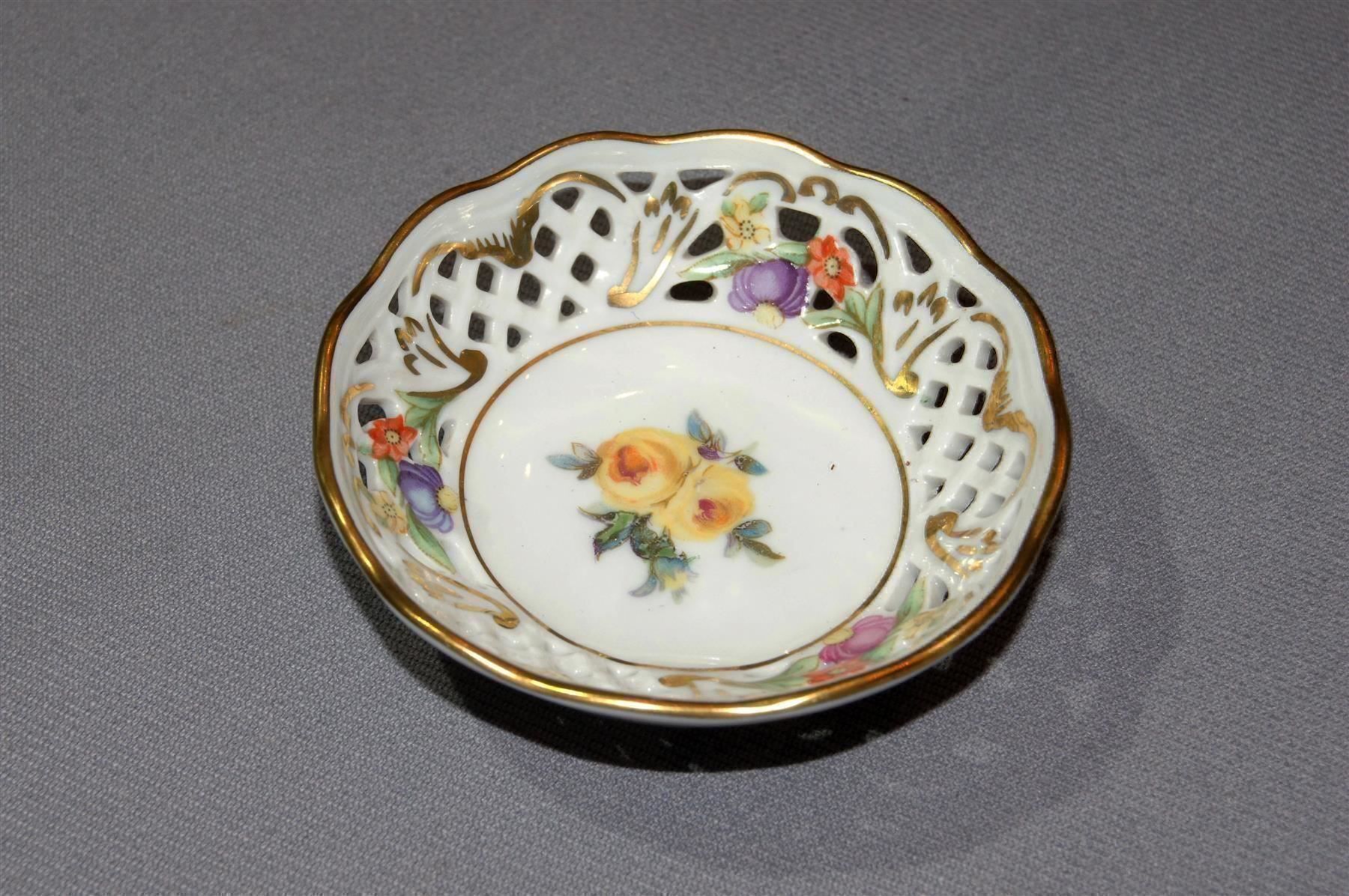 Arzberg Piatti: Kleine Durchbruchschale mit Rosenmotiv – Usato da Geroldswil venduto da ARTEFACTO