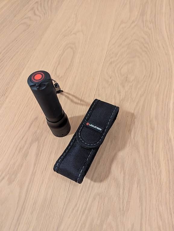 Ledlenser Lampade: Taschenlampe original Led Lenser – Usato da Uetikon am See venduto da kil_zky5 2