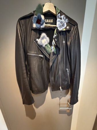 Lederjacke S.W.O.R.D. schwarz Blumen Pelz Grösse 46