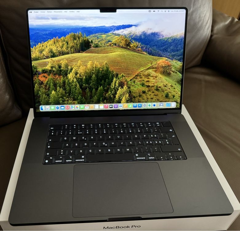 Apple MacBook Pro 16" M3 Pro 2023 512GB/18GB Black (Neu (gemäss ...