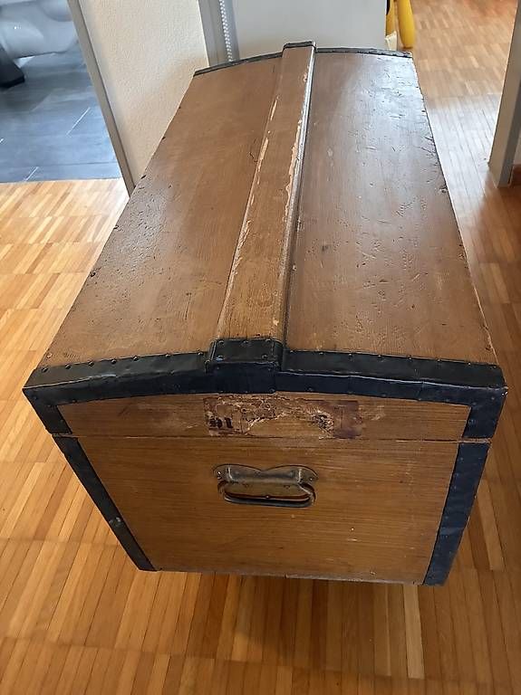 Coffres: Alte schöne Truhe  – D'occasion à Altendorf par SandraB04
