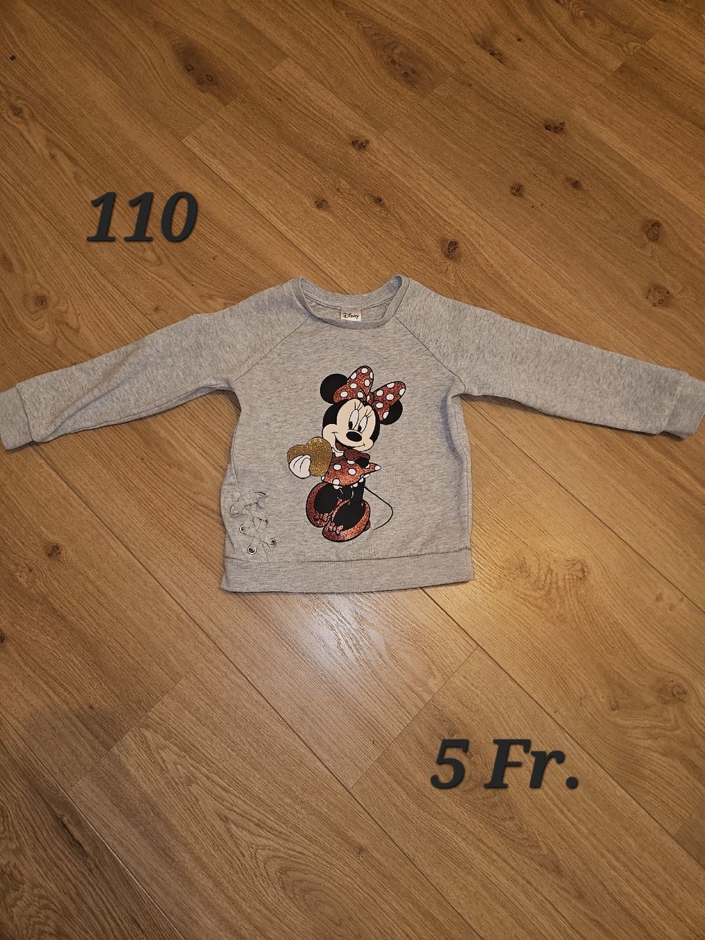 C&A Maglioni & Felpe: Minnie Mouse Pulli Grösse 110 – Usato da Brittnau venduto da Ro-Sa1902