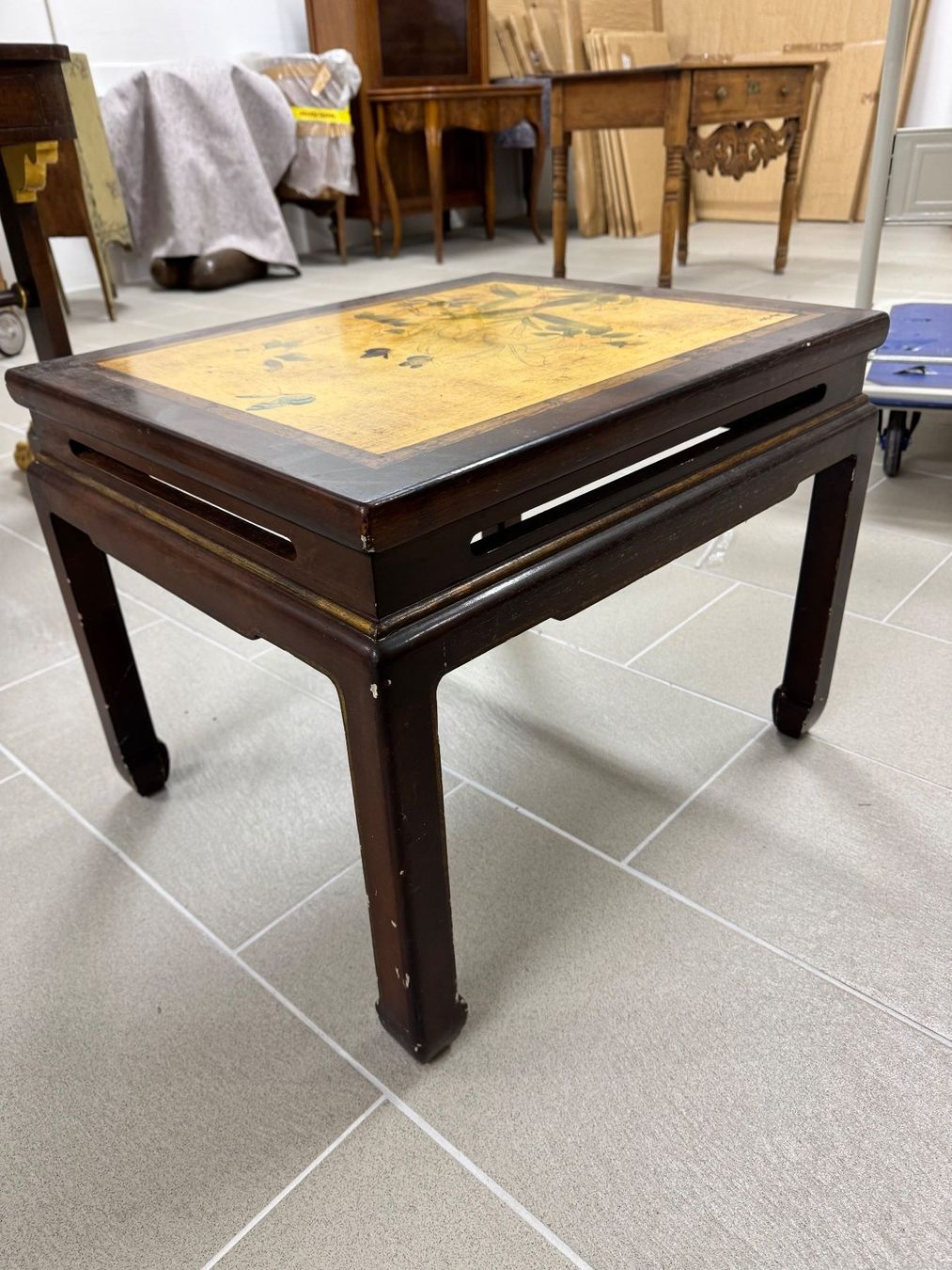 Tavoli: Antique Oriental Table - Exclusive 1950s – Usato da Oeschseite venduto da -Luxury-On-Line- 2