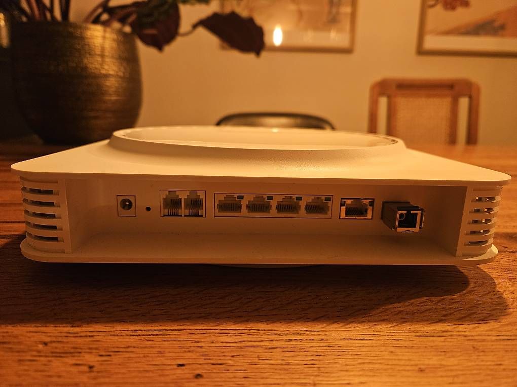 Modem & Router: Salt Fiber Box WiFi Router – Usato da Solothurn venduto da yxcvbnoah 1