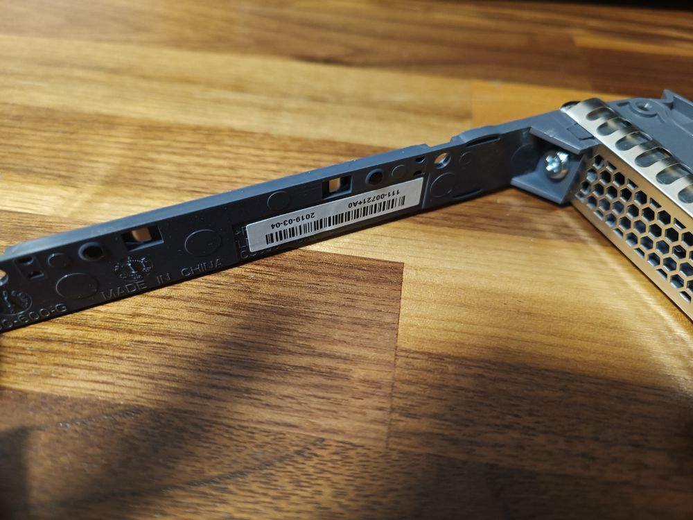35 x Netapp 2.5 Zoll SAS Drive-Caddy (Gebraucht) in Bassersdorf für CHF ...