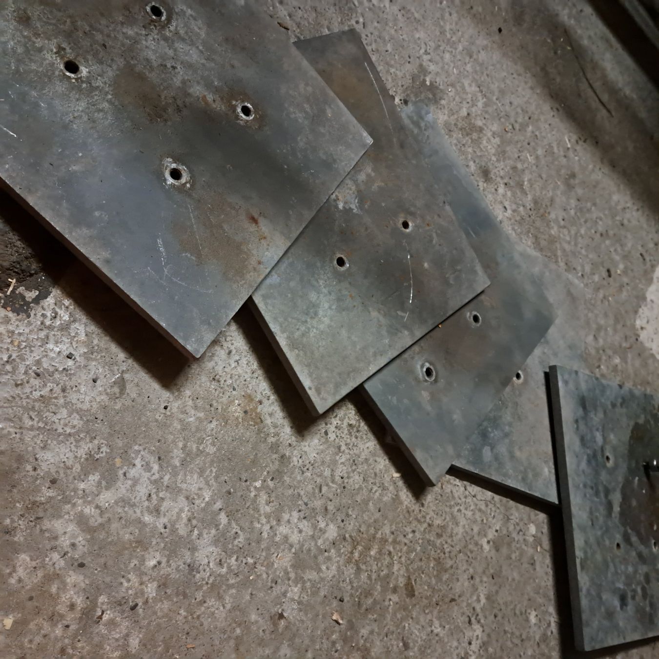 Piatti di portata: eisenguss platten – Usato da Benzenschwil venduto da 007tinu 3