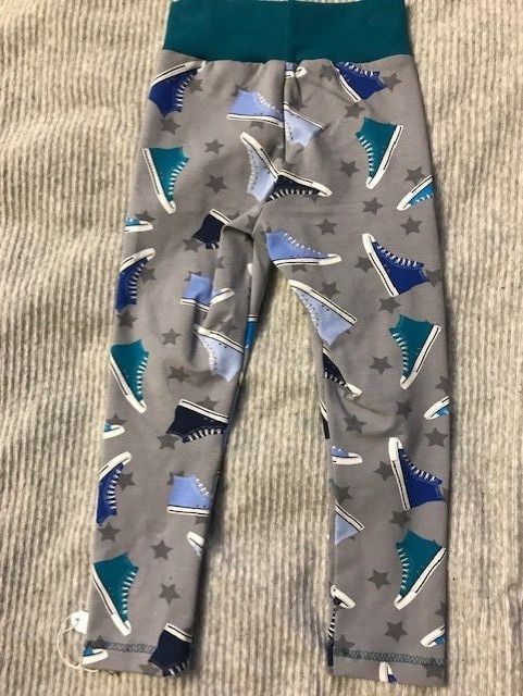 Collant & Leggings: Turnschuhe Leggings mit Bündchen Gr. 98 Neu – Nuovo e nell'imballaggio originale da Rietheim venduto da Nugger 1