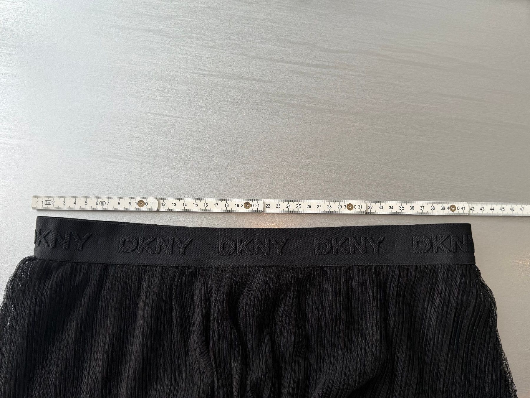 Gonne: DKNY Schwarzer Rock – Usato da Spreitenbach venduto da BritToSwiss 3