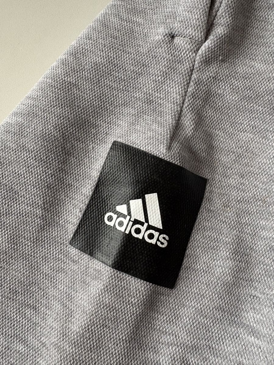 Adidas Hosen: Short Adidas Gris  – Neu (gemäss Beschreibung) aus Reconvilier von oliver008 2