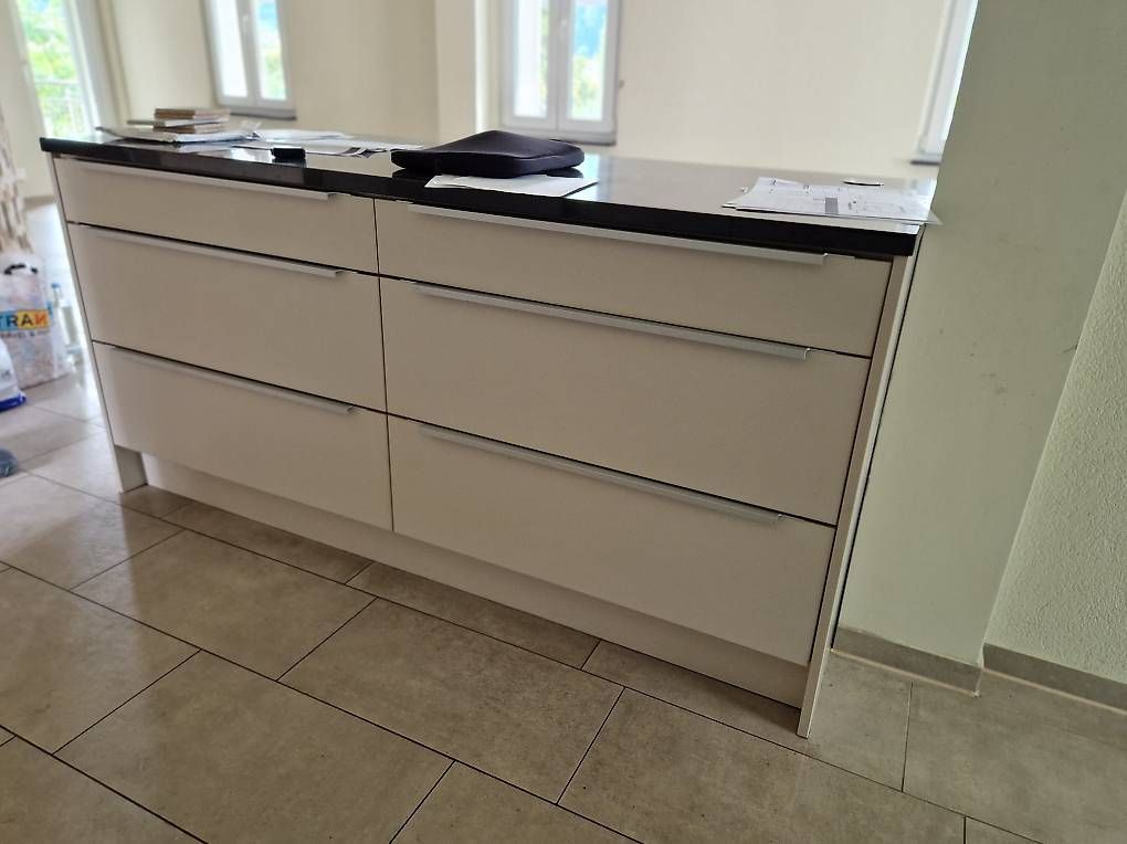 Cucine complete: Intakte Küche (2019) mit Insel – Usato da Zürich venduto da SianaB 4