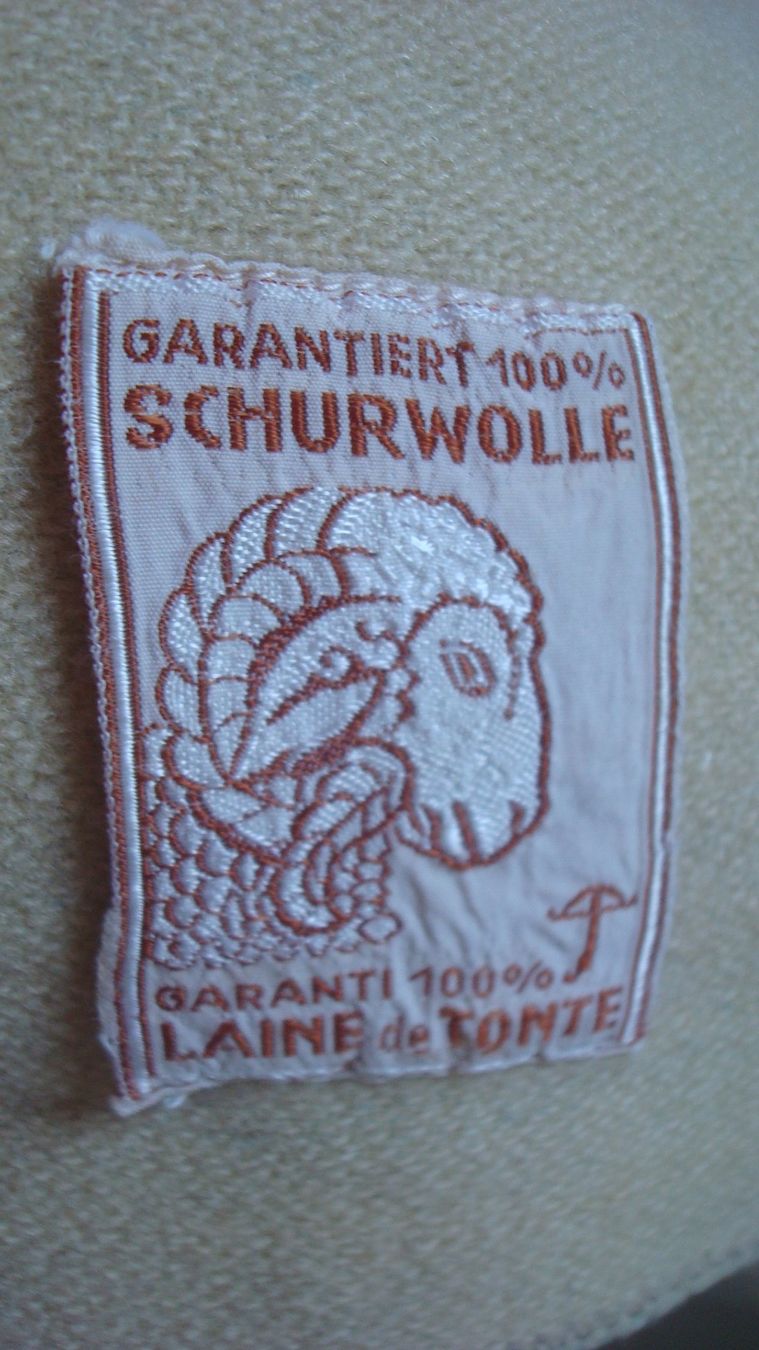Coperte: Wolldecke aus den 50er Jahren – Usato da Münchenstein venduto da Pesci6 4