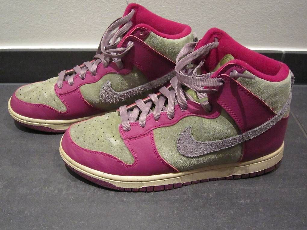 Nike Scarpe da donna: Nike Dunk High Dynamic Berry Sneakers – Usato da Steinhausen venduto da ladisci 1