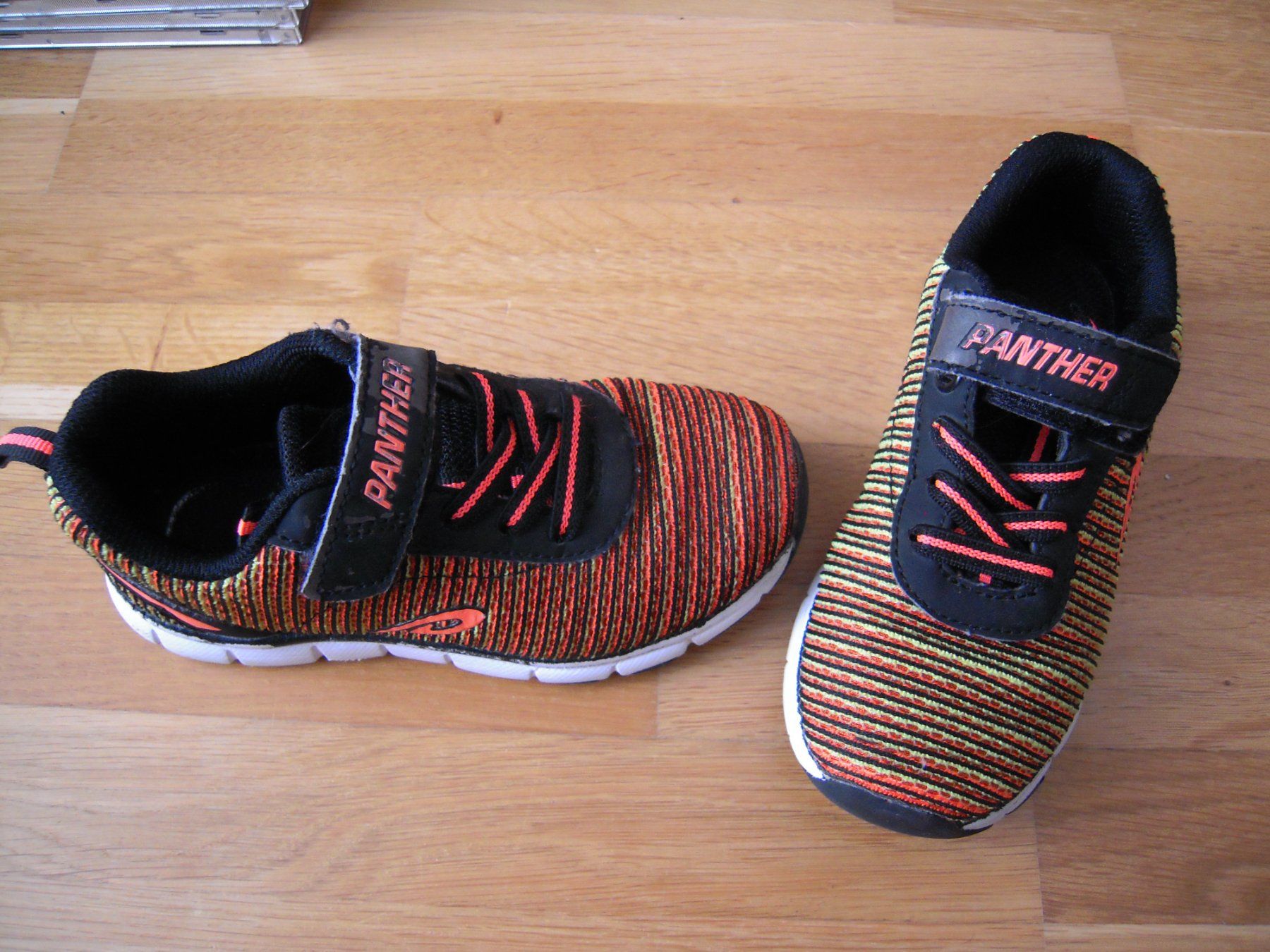 Scarpe per ragazzi: Turnschuhe / Hallenturnschuhe Gr 28 – Usato da Uzwil venduto da visions77 1