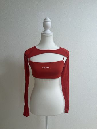 Rotes DFYNE Oberteil mit langen Ärmeln, Grösse S/M