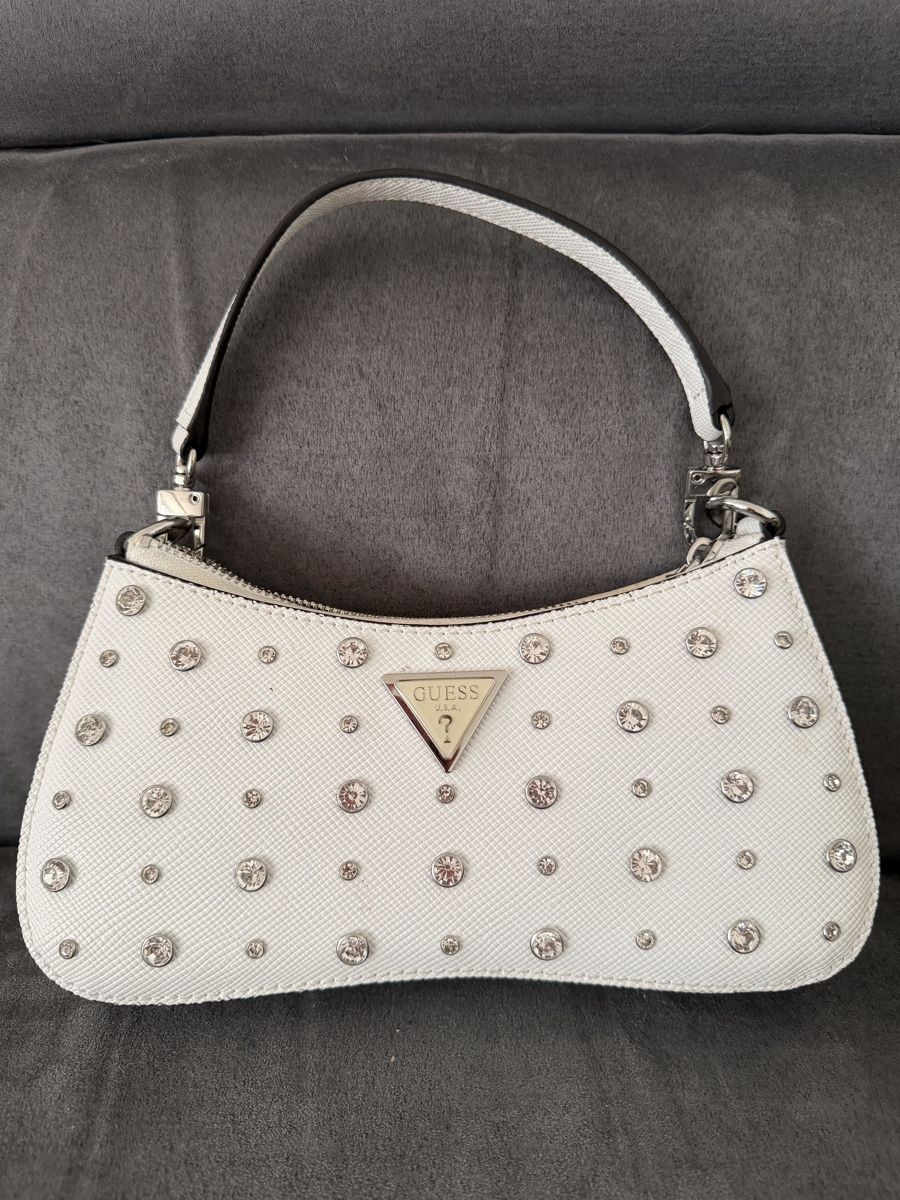 Guess Borse da donna: Handtasche Guess weiss mit Strasssteinen – Usato da Hinwil venduto da CozyBree