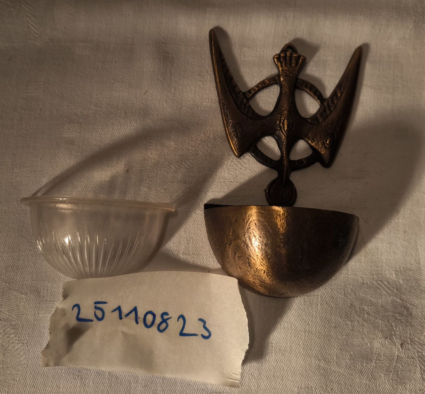 Skulpturen & Statuen: Weihwasser Geschirr – Gebraucht aus Rorschacherberg von snOOpydOg11 5