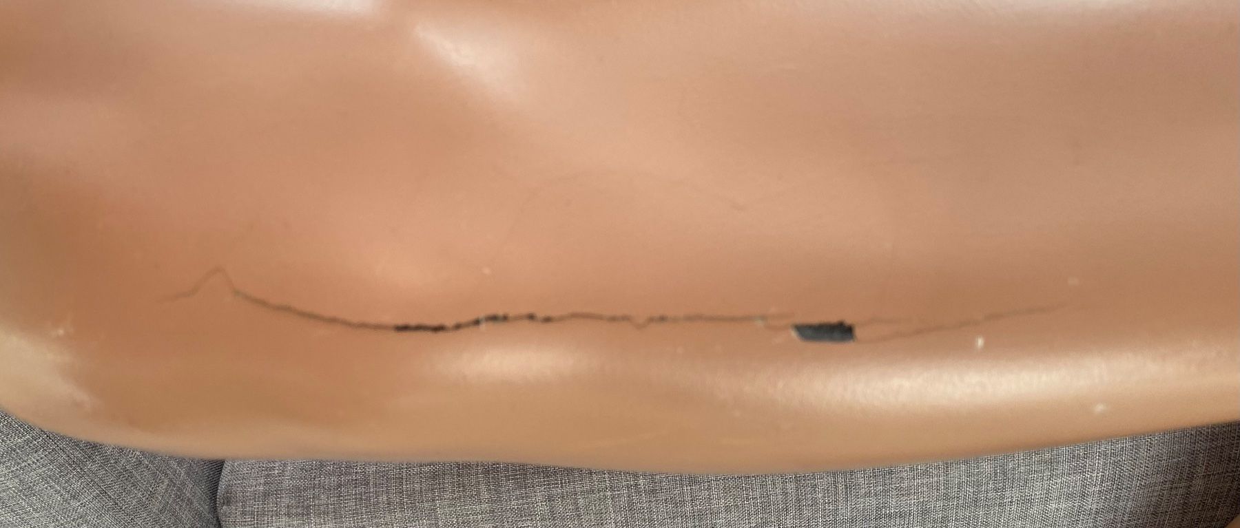 Sonstige Dekorationen & Accessoires: Schaufensterpuppe sitzender Mann mit Wimpern und Haar – Gebraucht aus Ennetmoos von Tabakfrei 4
