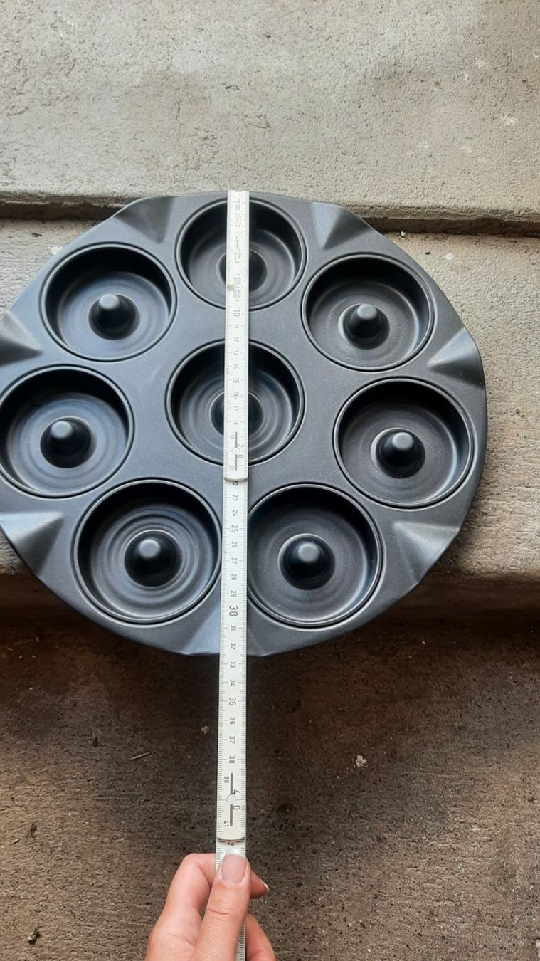 Teglie da forno: R) Donuts Backform Apfelküchlein – Usato da Wil SG venduto da Saxer1 1