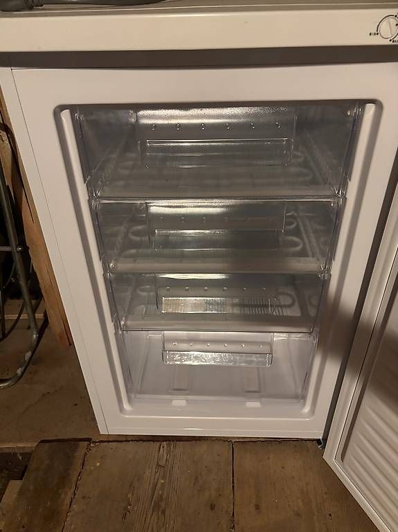 Congélateurs: Tiefkühlschrank – D'occasion à Bützberg par Banj 1