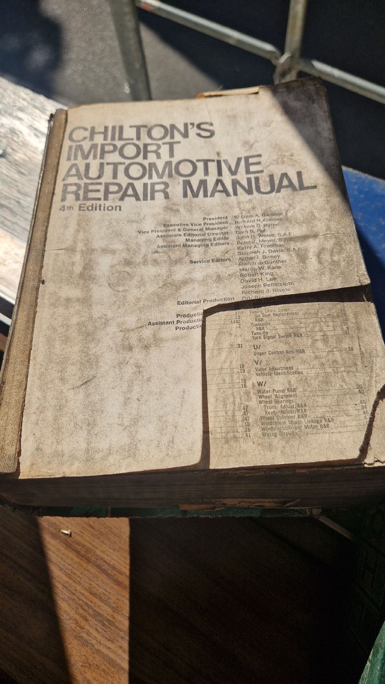 Libri: Chilton's Import repair Manual. – Usato da Wetzikon ZH venduto da Oldieslover