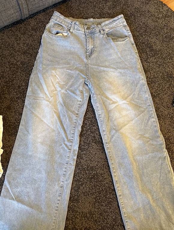Jeans: Hellblaue Jeans – Gebraucht aus Ostermundigen von sve_9xp2