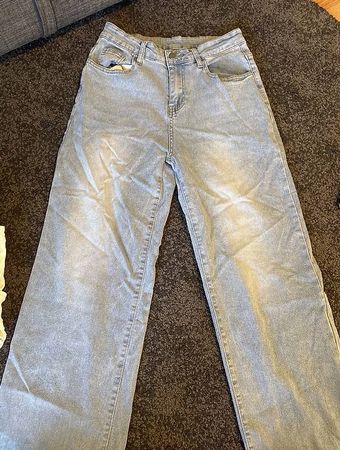 Hellblaue Jeans