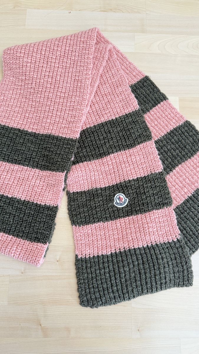Moncler Foulards, Tücher & Schals: New big warm Moncler Scarf 24cmx 260cm with tag – Neu (gemäss Beschreibung) aus Birmensdorf ZH von Bibiisgood 2