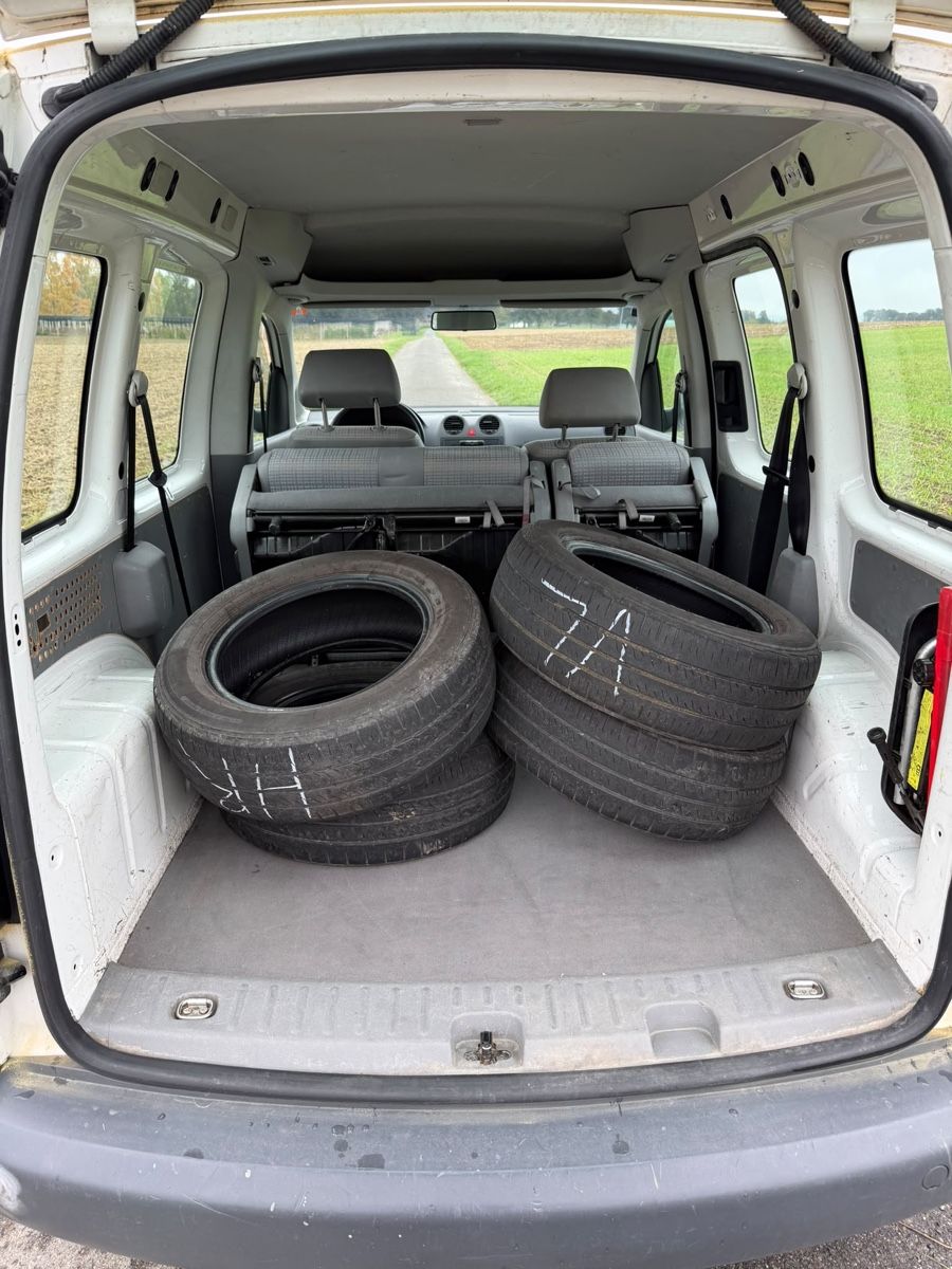 VW Veicoli commerciali: VW Caddy 1.4l Klima Ab MFK – Usato da Reinach AG venduto da LARO56 7