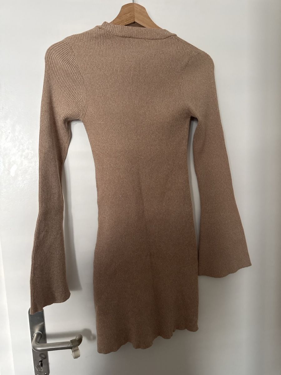Stradivarius Robes: Strassdrivarius Strickkleid beige Grösse M neu – Neuf (Voir description) à Steinach par serayyilmaz 2