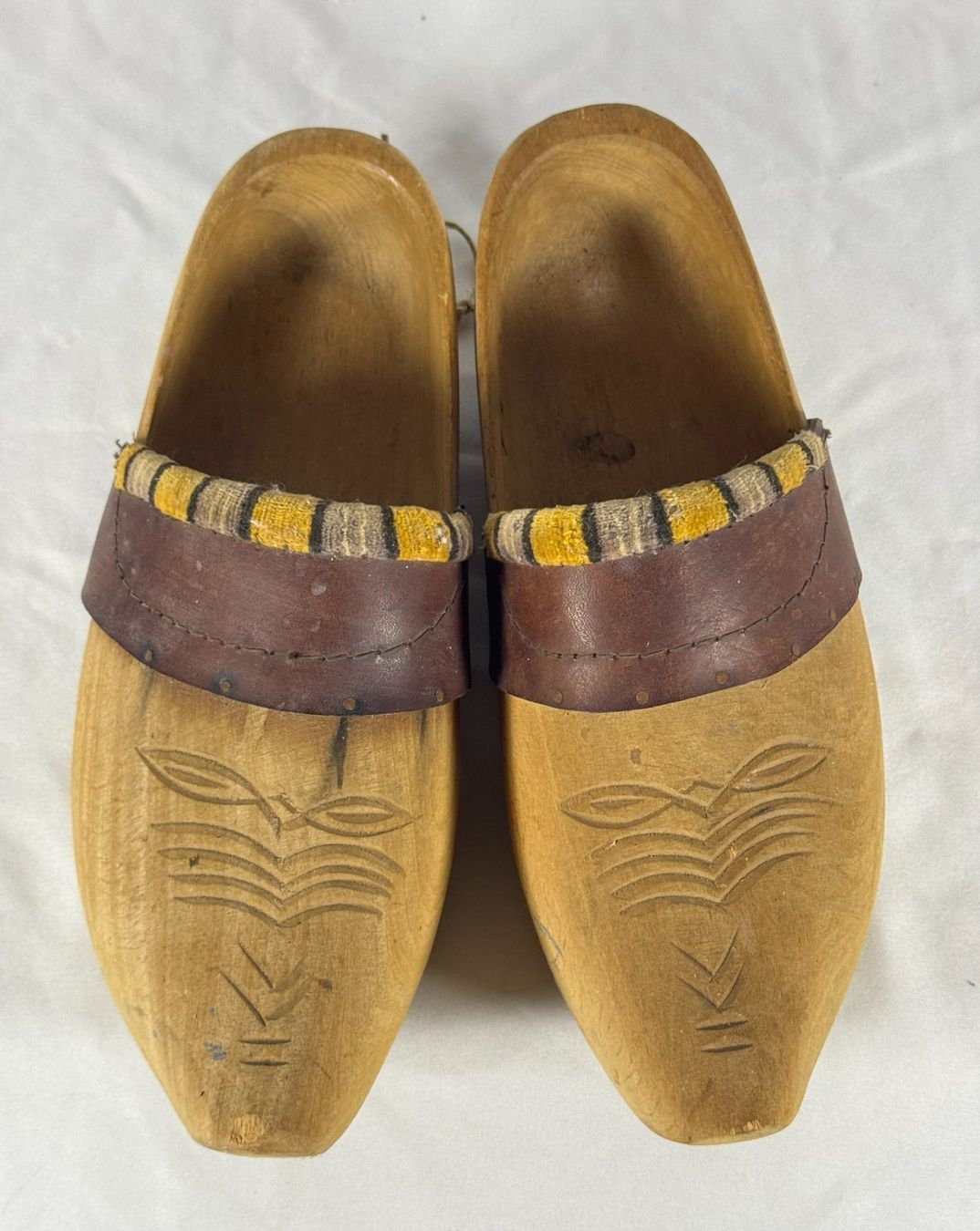 Scarpe da uomo: Sabots anciens en bois sculpté – Usato da Tramelan venduto da lolopat 2