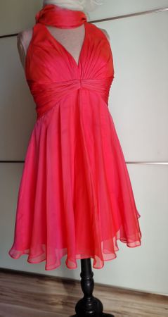 Sommerliches Neckholder Kleid, Grösse S, inkl. Schal 
