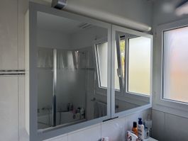 Spiegelschrank mit Doppeltüren