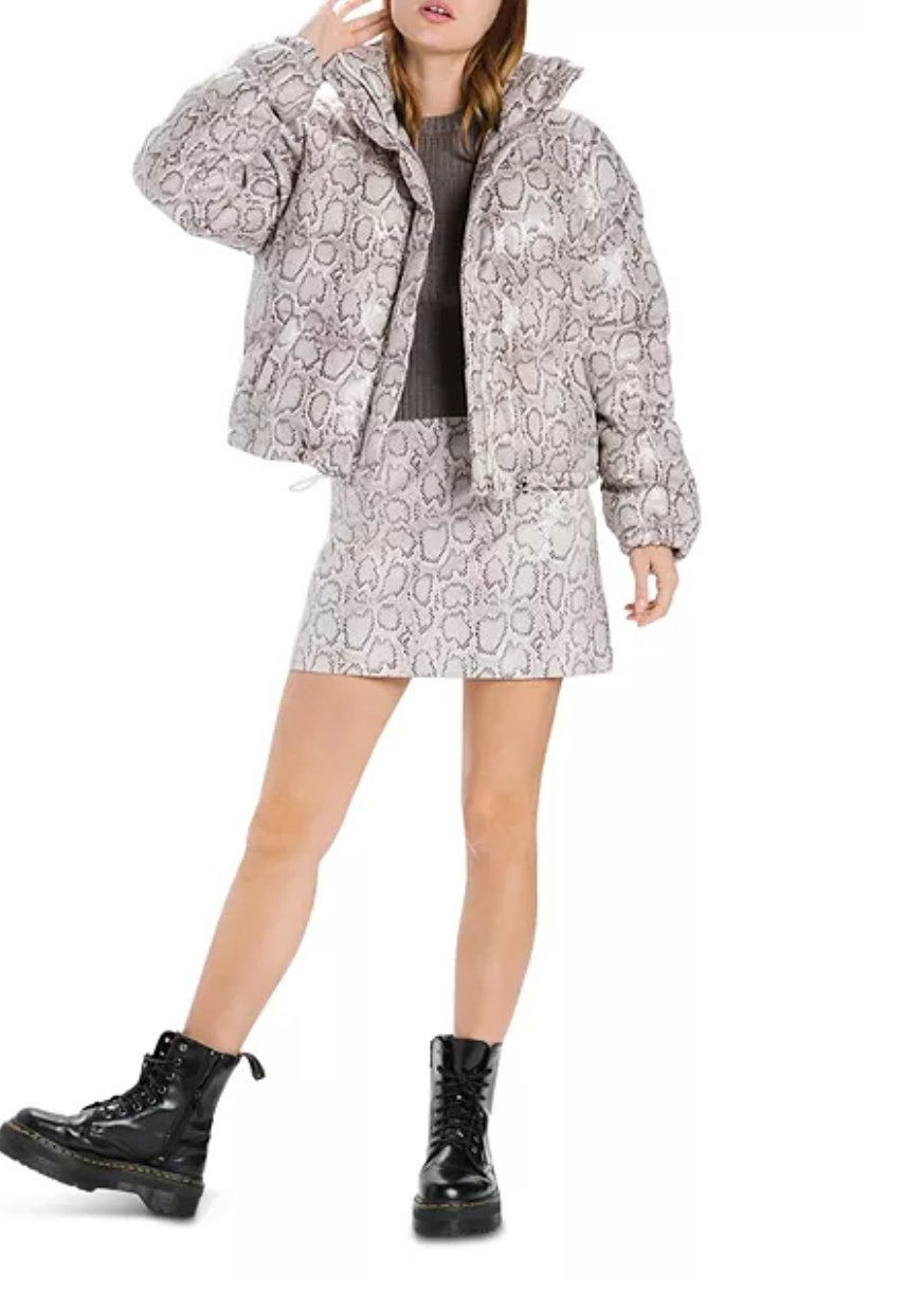 Giacche: En Saison Snakeskin Printed Puffer – Usato da Hasle LU venduto da dandelion1684 1