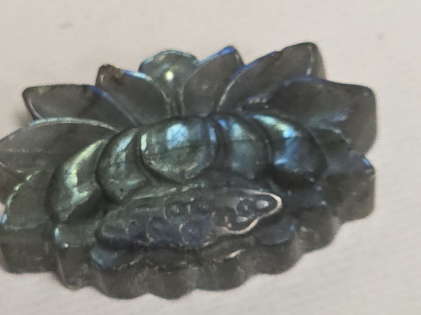 Tutte le decorazioni: Labradorite fleur esculptee – Nuovo e nell'imballaggio originale da Vernier venduto da 19pigments 1