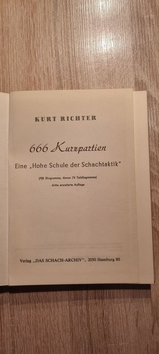 Bücher: Schachbuch 666 Kurzpartien – Gebraucht aus Muttenz von Langerochade