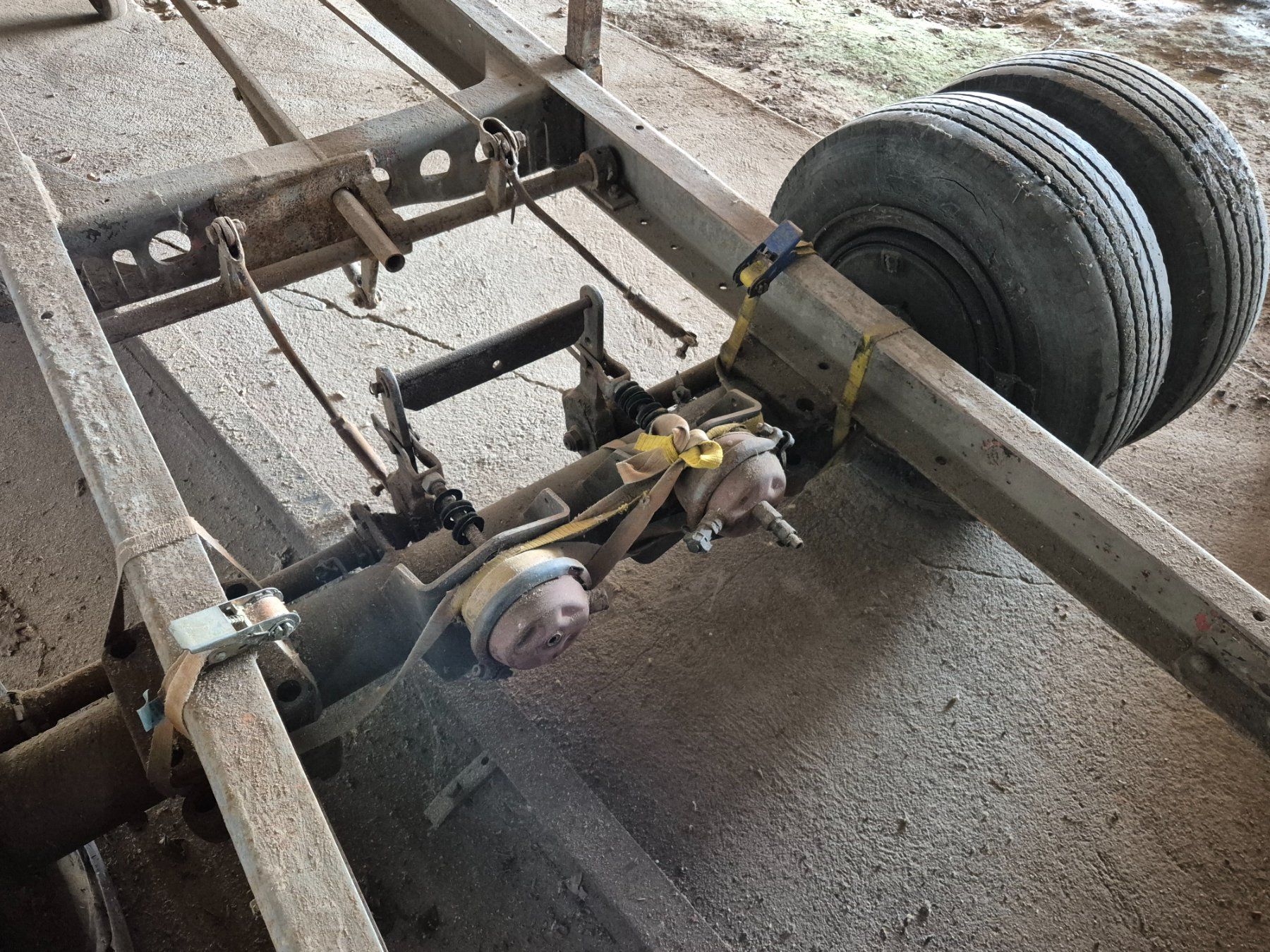 Remorques: Anhänger Chassis und Achse – Défectueux à Reitnau par chosli02 4