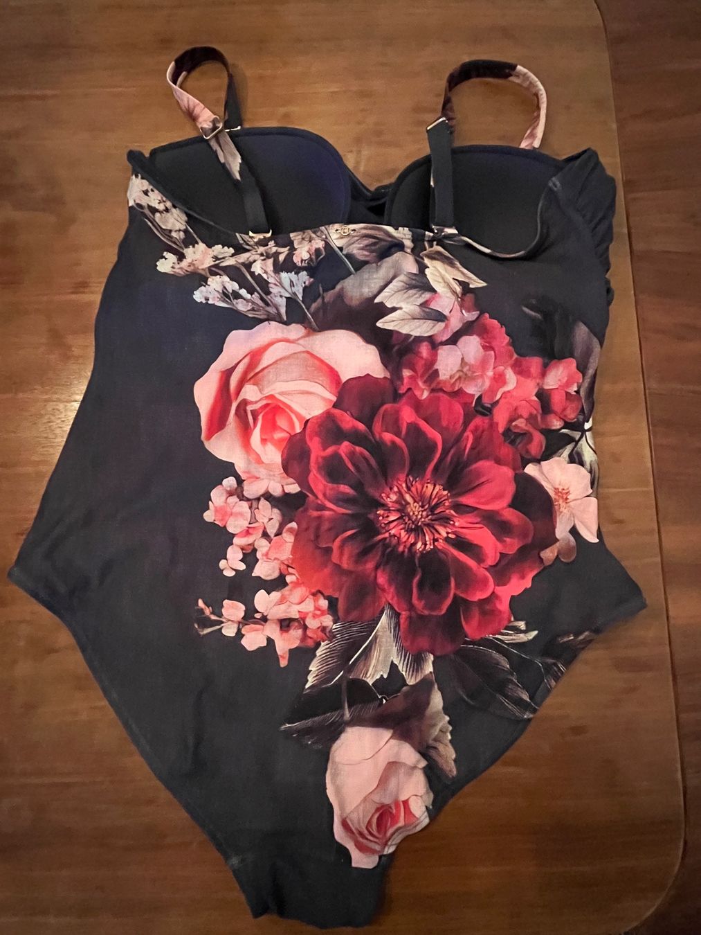 Next Costumi da bagno & Bikini: Badeanzug Damen Gr. 50 – Usato da Sigriswil venduto da Fraxi 1