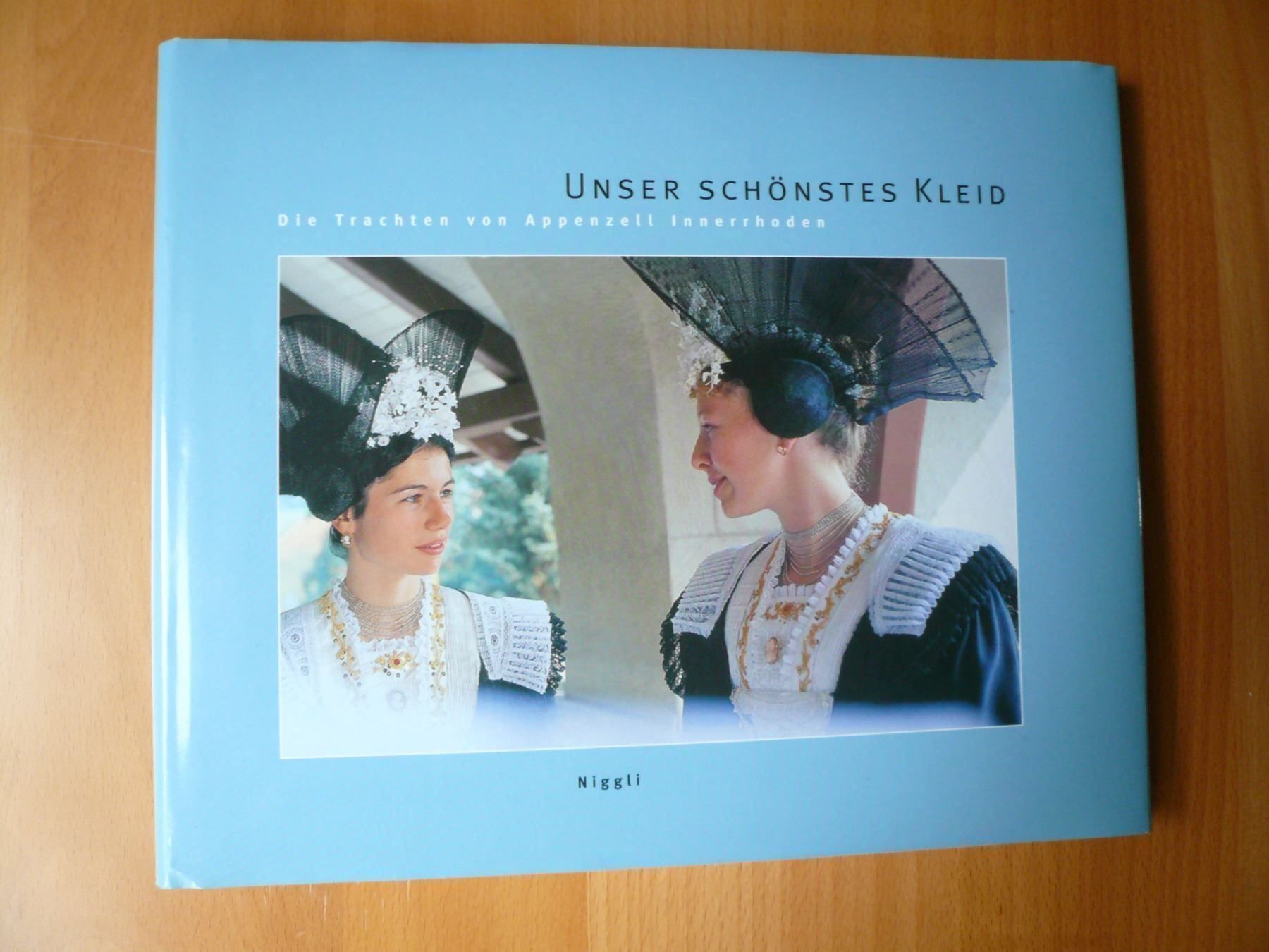 Libri: Appenzell - Unser schönstes Kleid – Nuovo (secondo la descrizione) da Brunnadern venduto da lesezirkel