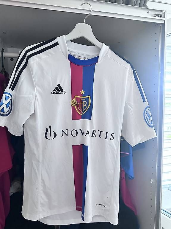 Canottiere & Pantaloni: Valentin Stocker Trikot FcBasel 13/14 – Usato da Möhlin venduto da noa_c7d7 1