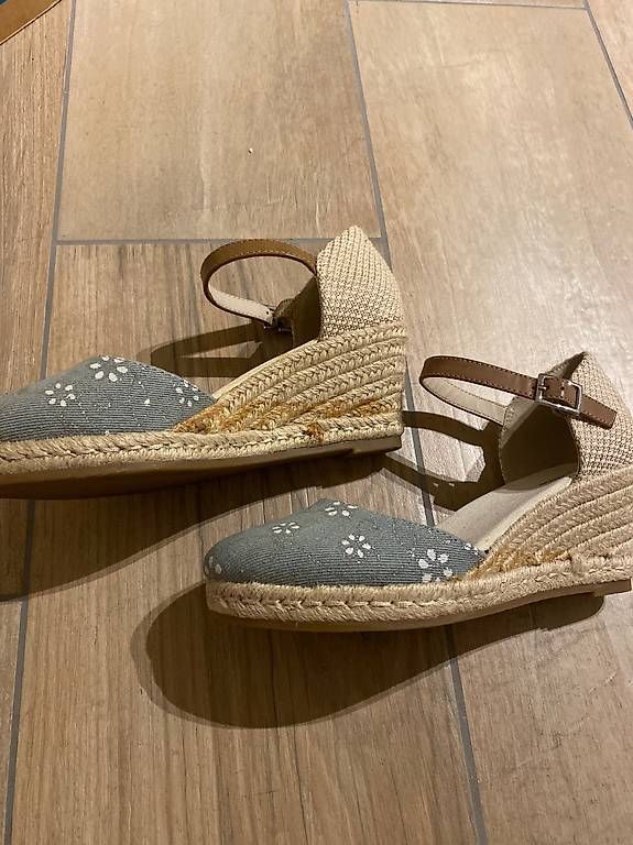 Graceland Damenschuhe: hellblaue Riemchenpumps Gr. 38 – Gebraucht aus Hausen AG von corinne_g 1