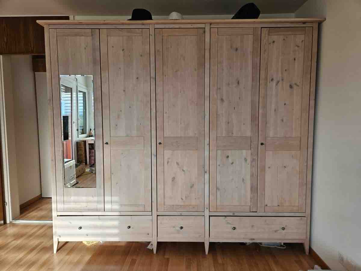 Armadi: Kleiderschrank mit Spiegel – Usato da Hinwil venduto da F-DS