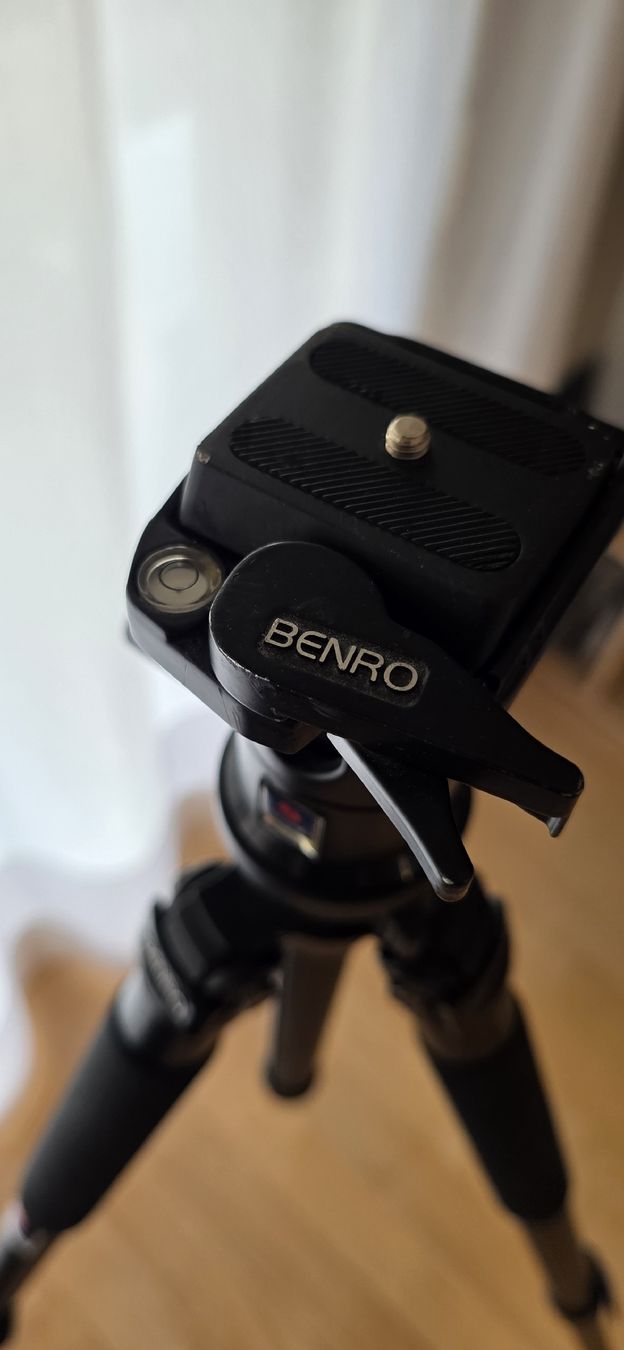 Benro Treppiedi & Teste: Benro A-500EX Kamerastativ – Usato da Gossau ZH venduto da Ema_24 7