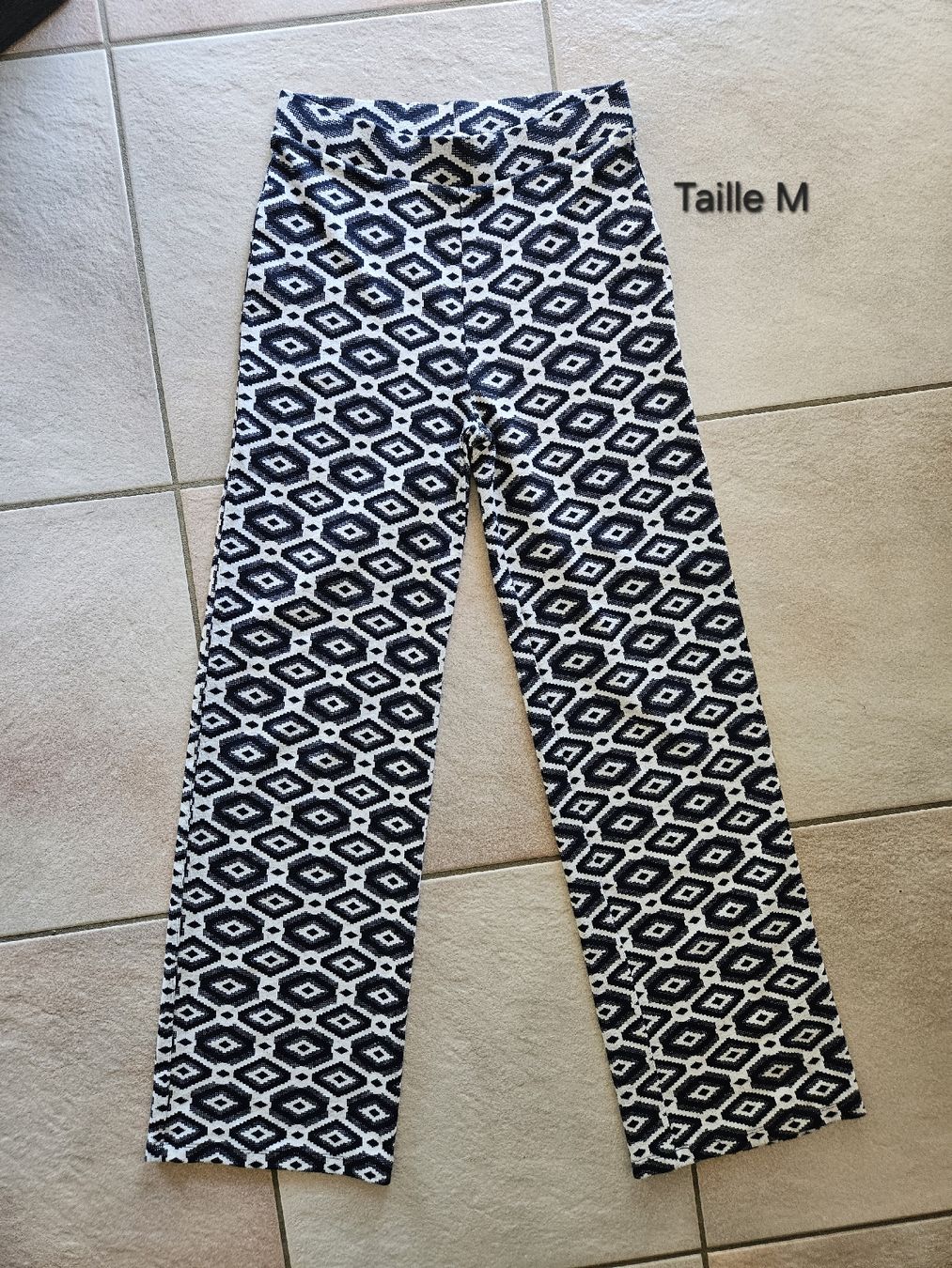 Zara Hosen: pantalon Zara taille M – Gebraucht aus Vétroz von sas_yln5