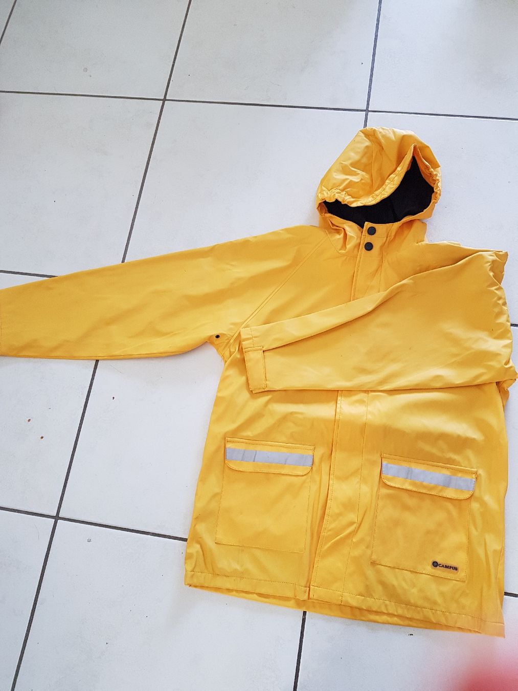 Jacken: ciré de pluie – Gebraucht aus Hermance von Triplebizzo 5