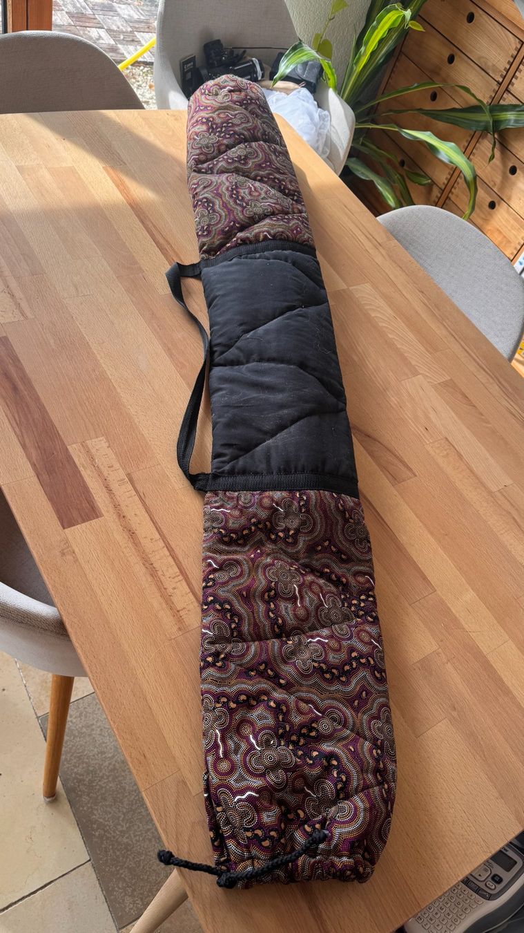 Musikinstrumente: Didgeridoo bemalt Aboriginal mit Tasche, Brisbane (~100 cm) – Gebraucht aus Bertschikon Gossau von jreutemann 1