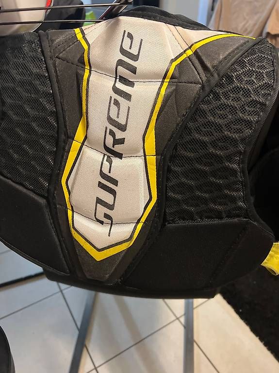 Bauer Protezioni & Imbottiture: Bauer Supreme Brustpanzer Junior L/G – Usato da Oberbuchsiten venduto da Djunker 1