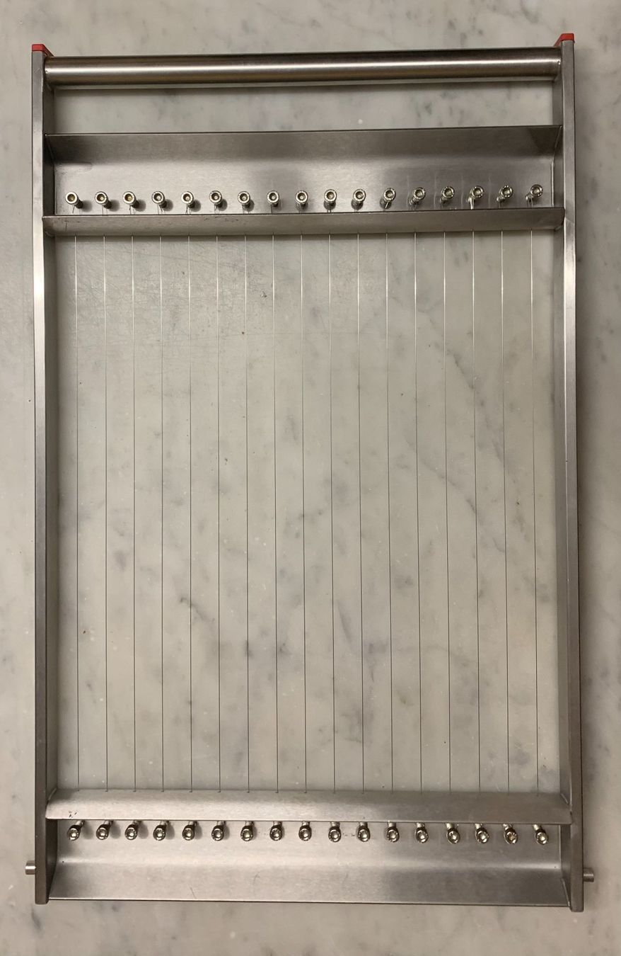 Tutte le macchine: Professioneller Praliné-Schneide-Apparat – Usato da Escholzmatt venduto da Buku0 3