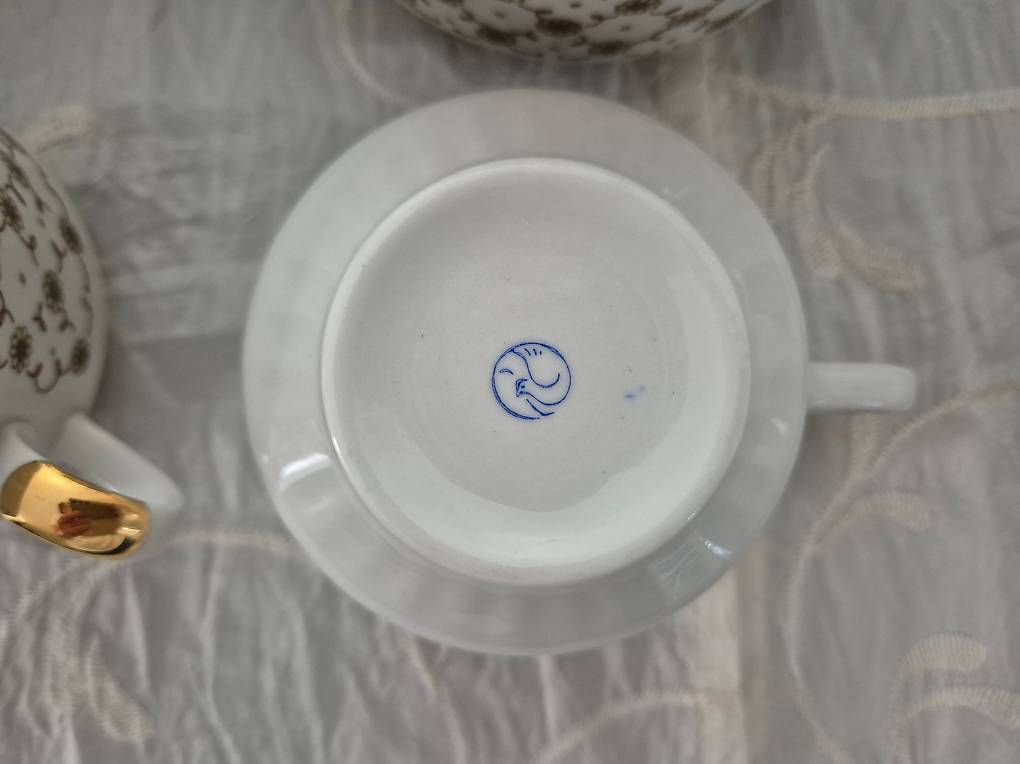 Set di piatti: Schönes Kaffeegeschirr mit Goldrand – Usato da Sirnach venduto da medusaoriental 1