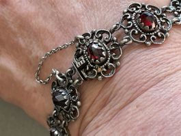 feinstes Biedermeier Granat Teile vergoldet Armband 20cm